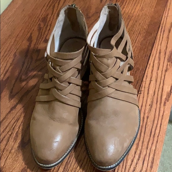 Seychelles booties. SOOOOOO cute! - Picture 7 of 10